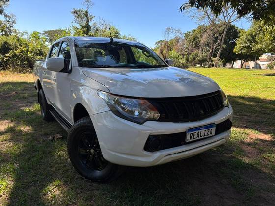 MITSUBISHI L200 TRITON 2.4 16V TURBO DIESEL SPORT GLX CD 4P 4X4 MANUAL
